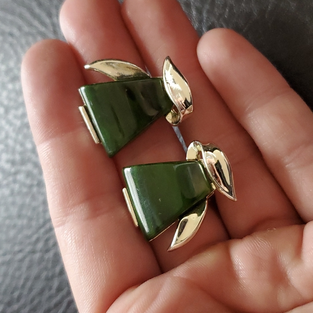 VTG Charel clip on earrings